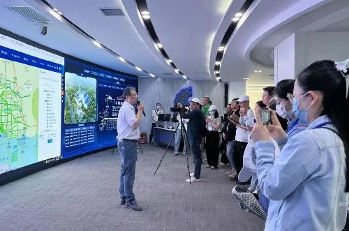 扫地扫出 大名堂 记民革党员 山西省五一劳动奖章获得者冯劲松